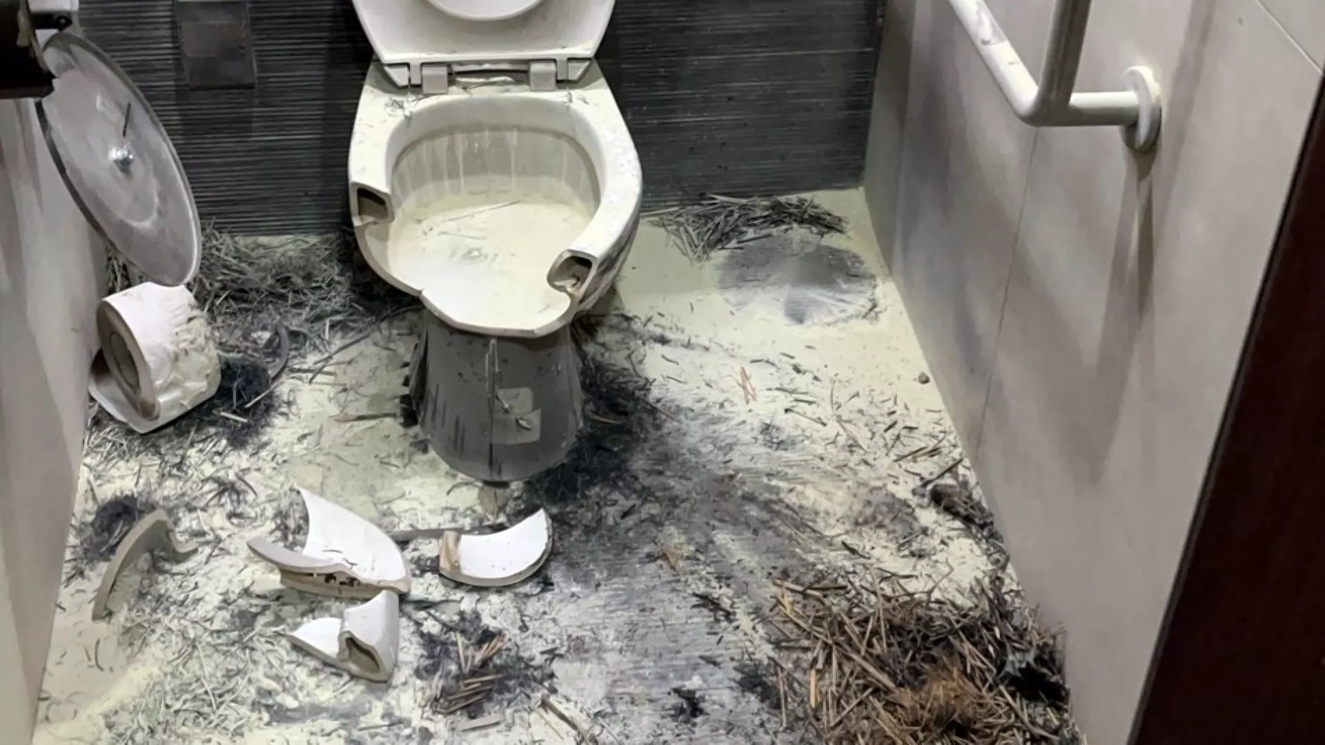 Dua stasiun MRT Taipei terjadi kebakaran beruntun, pria 72 tahun ditangkap