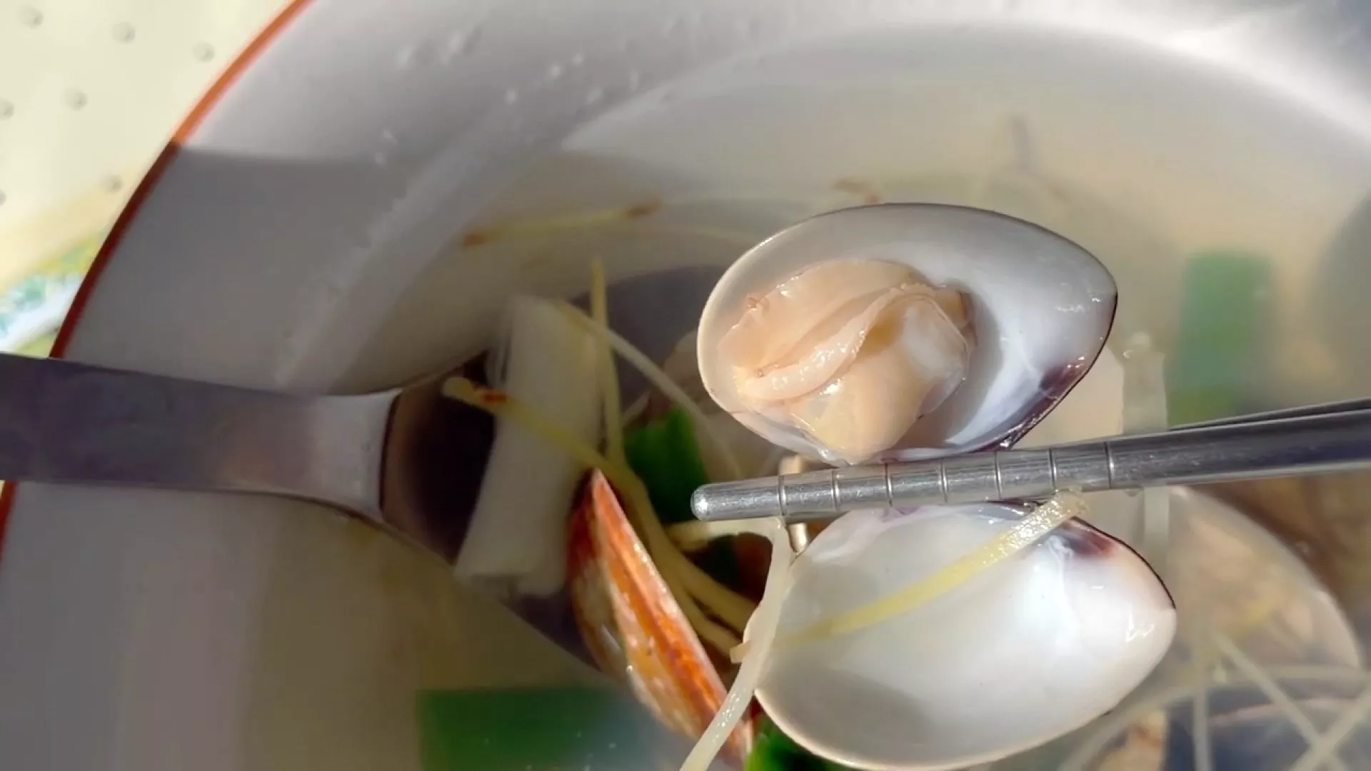 Efek Imlek minim, ekonomi lesu, karga kerang kepah di Tainan justru turun