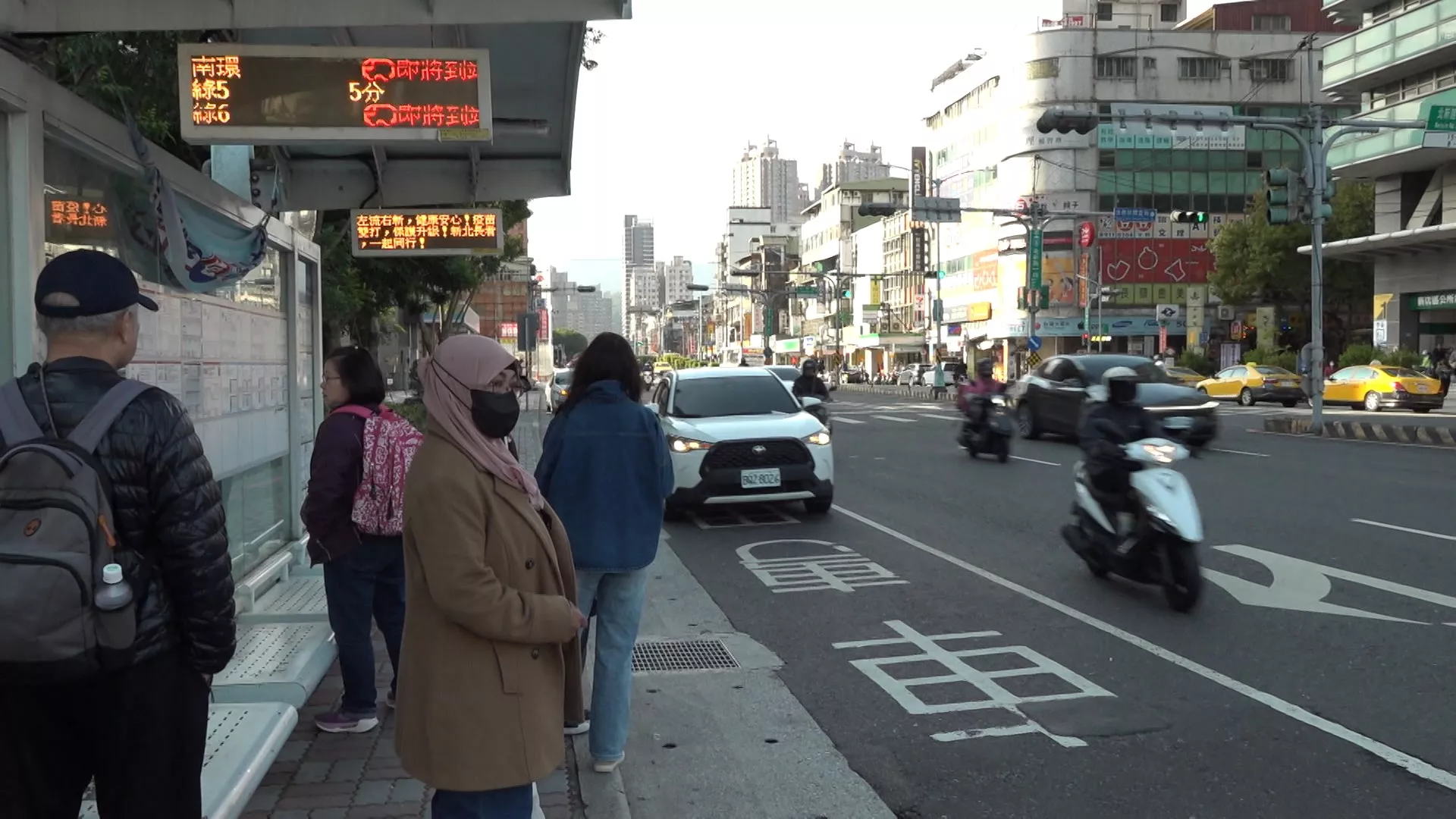 Cedera akibat mengangkat pasien, status kecelakaan kerja PMA sulit ditetapkan