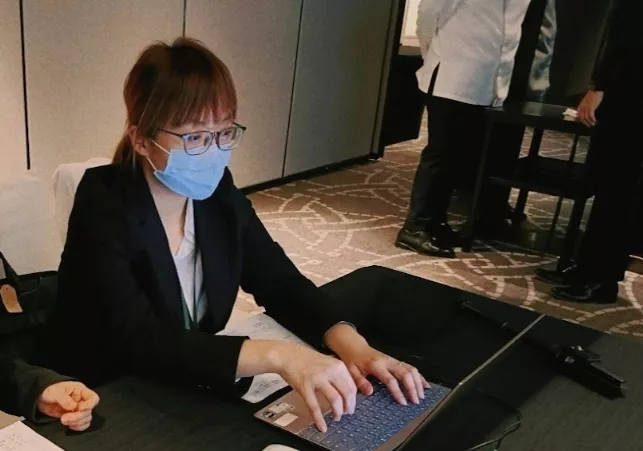 非典型工作者Sandy