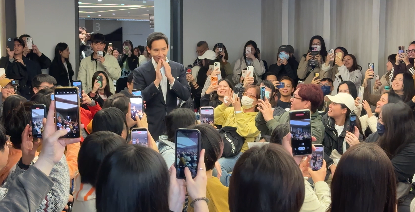 皮塔來台舉辦簽書會