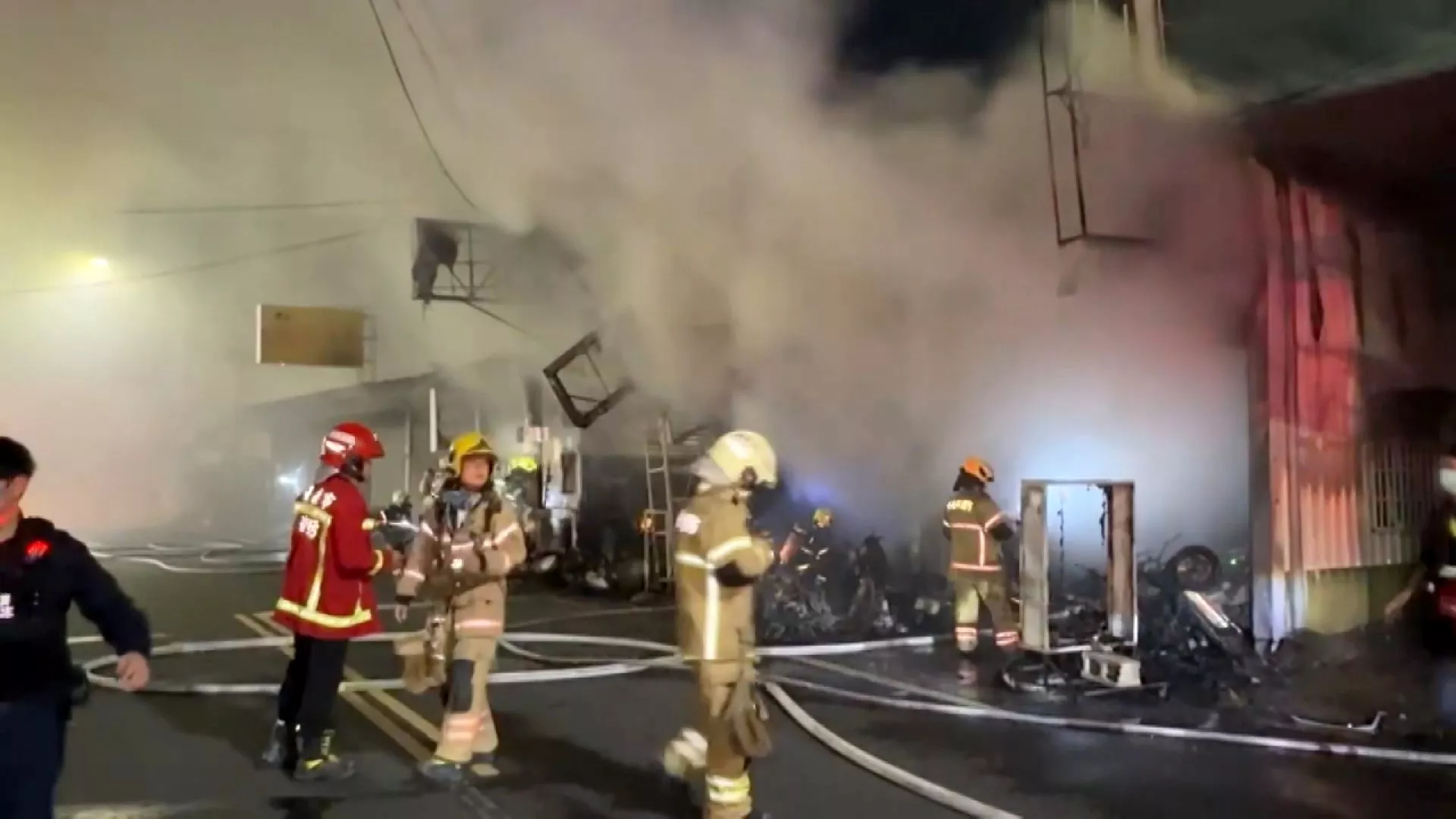 Cháy lớn ở Đài Nam, hai vợ chồng tử vong thương tâm