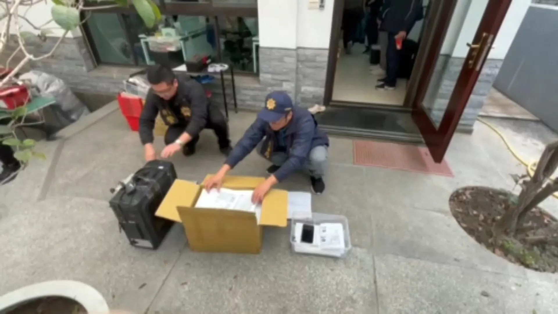 Đường dây dụ dỗ lao động nước ngoài đăng ký thẻ SIM để trục lợi