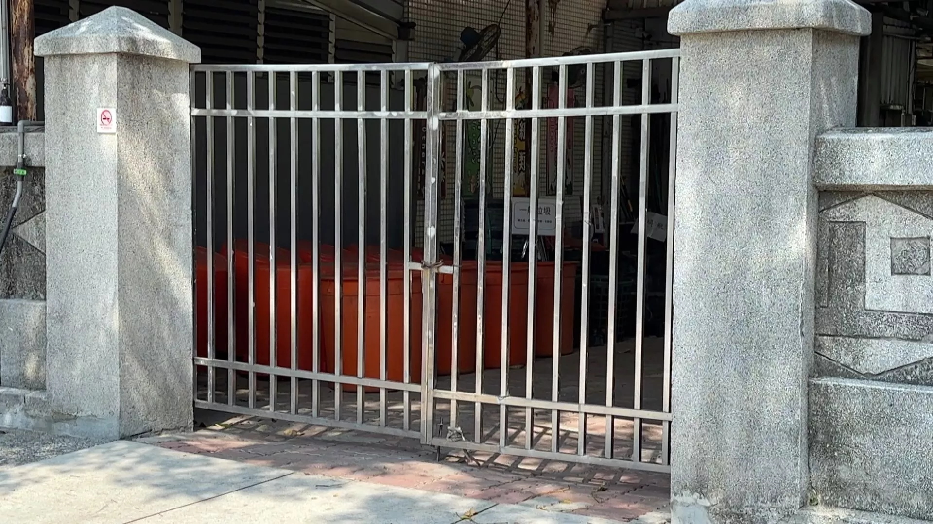 Học sinh tiểu học Cao Hùng dùng dao thủ công đe dọa bạn