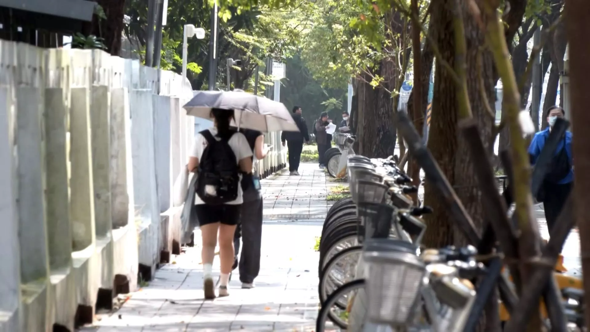 Ảnh hưởng bởi Front nhẹ, một số khu vực có mưa nhẹ rải rác