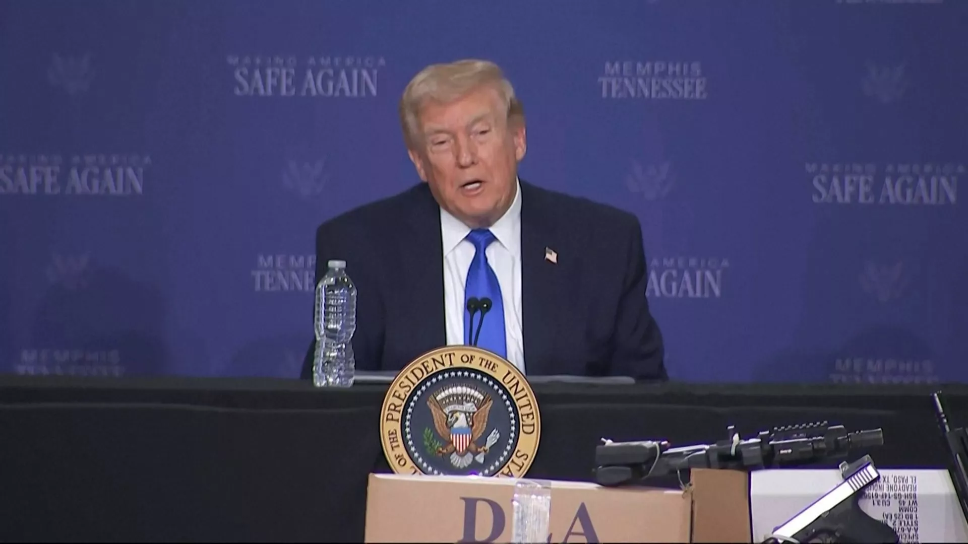 Trump tuyên bố Iran muốn chấm dứt chiến tranh, Tehran phủ nhận