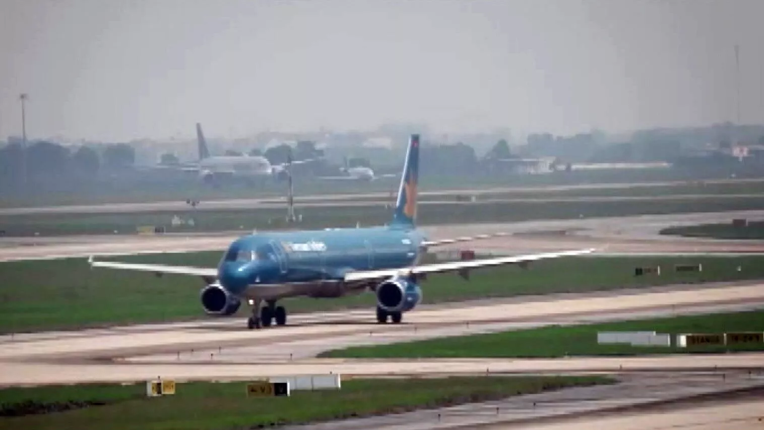 Hàng không Việt Nam cắt giảm chuyến bay nội địa từ 1/4