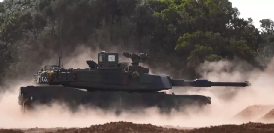 在野軍購無寫無人機.AI 總統批評欠專業認知