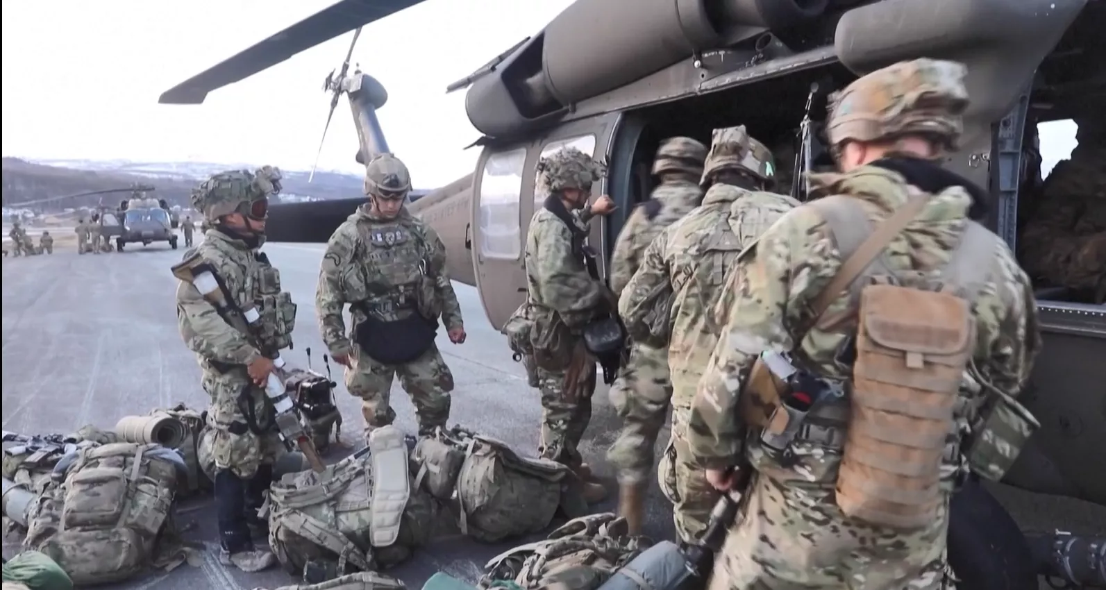 川普停攻伊朗能源設施 外媒:加派美軍赴中東