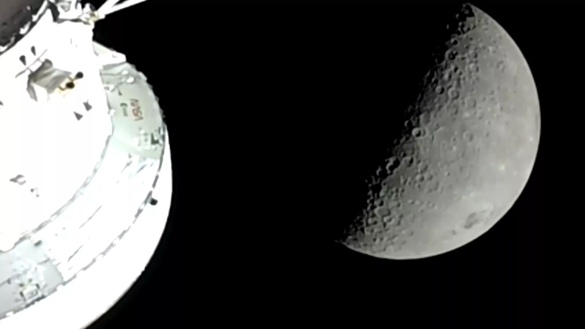 อาร์ทิมิส ในวันที่ 6 โคจรรอบดวงจันทร์