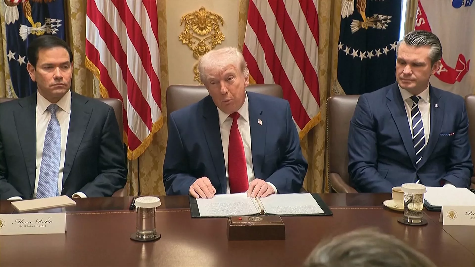 Ông Trump tuyên bố ngừng bắn trong 2 tuần ngay sát giờ G