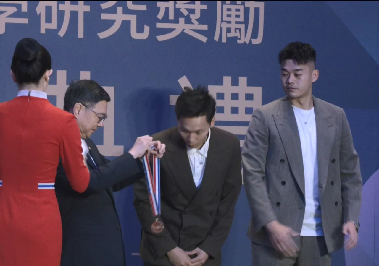 林鴻道分奧運獎金 李洋宣佈千萬總捐做公益