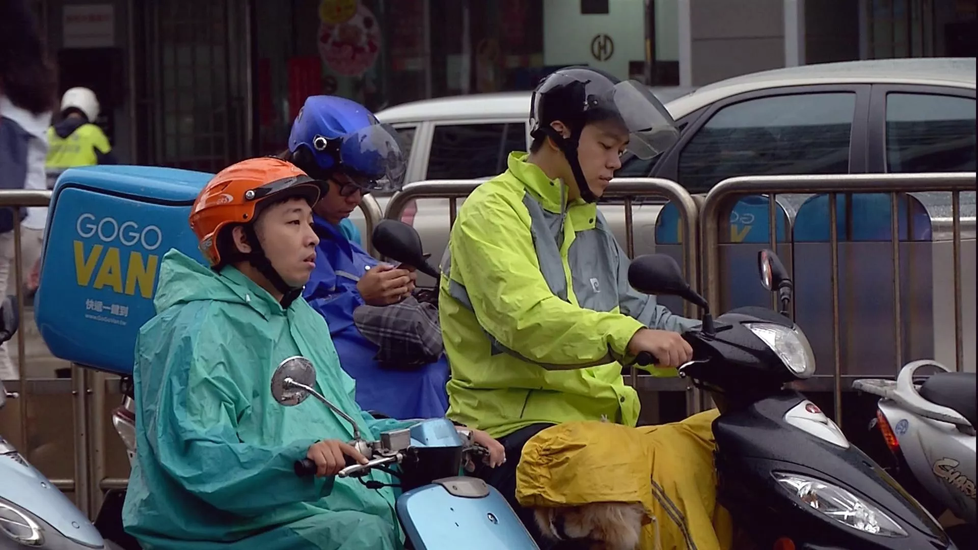 Frông tiến gần, hơi ẩm tăng, cuối tuần khả năng mưa cao