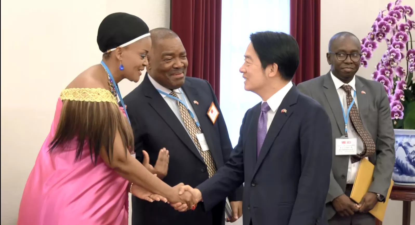 中國施壓3國取消飛航許可 總統暫緩訪友邦