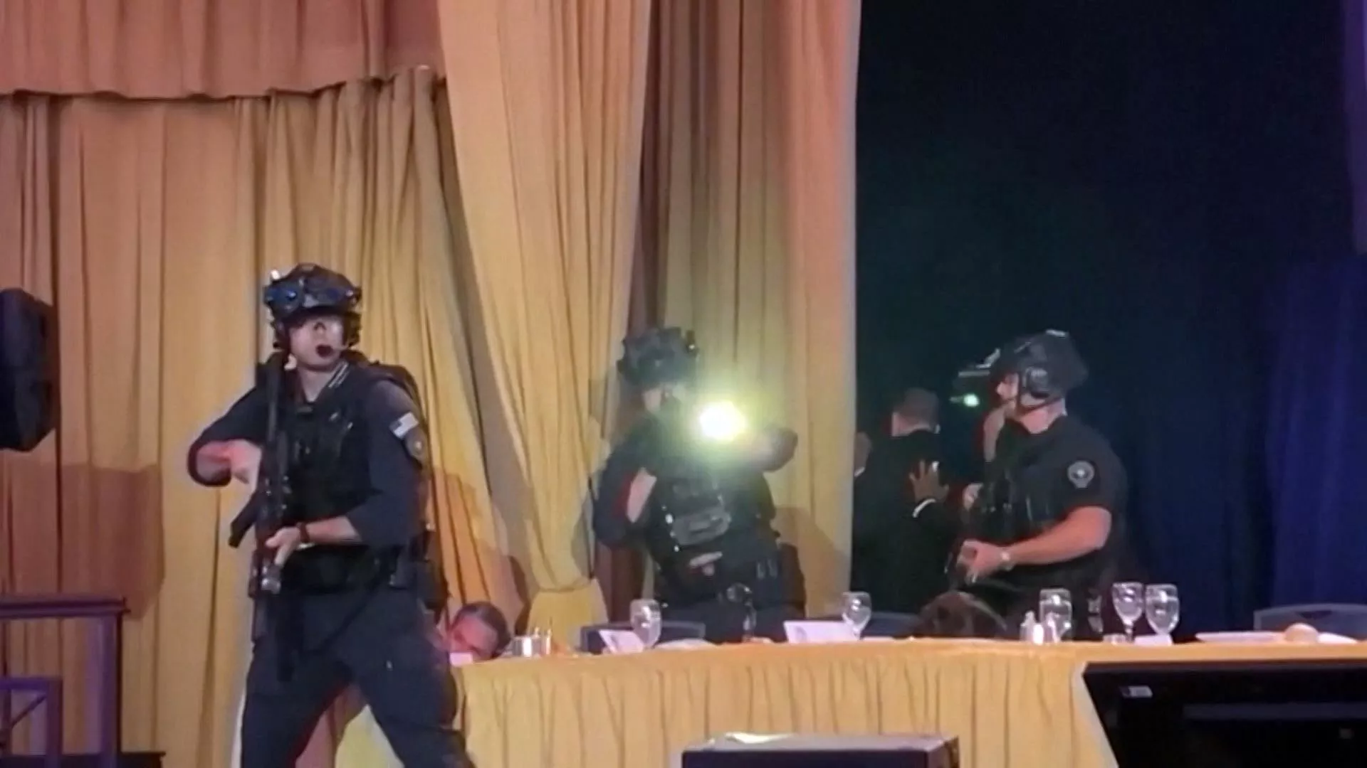 เกิดเหตุบุกยิงในงานเลี้ยงผู้สื่อข่าวทำเนียบขาว ทรัมป์ปลอดภัย