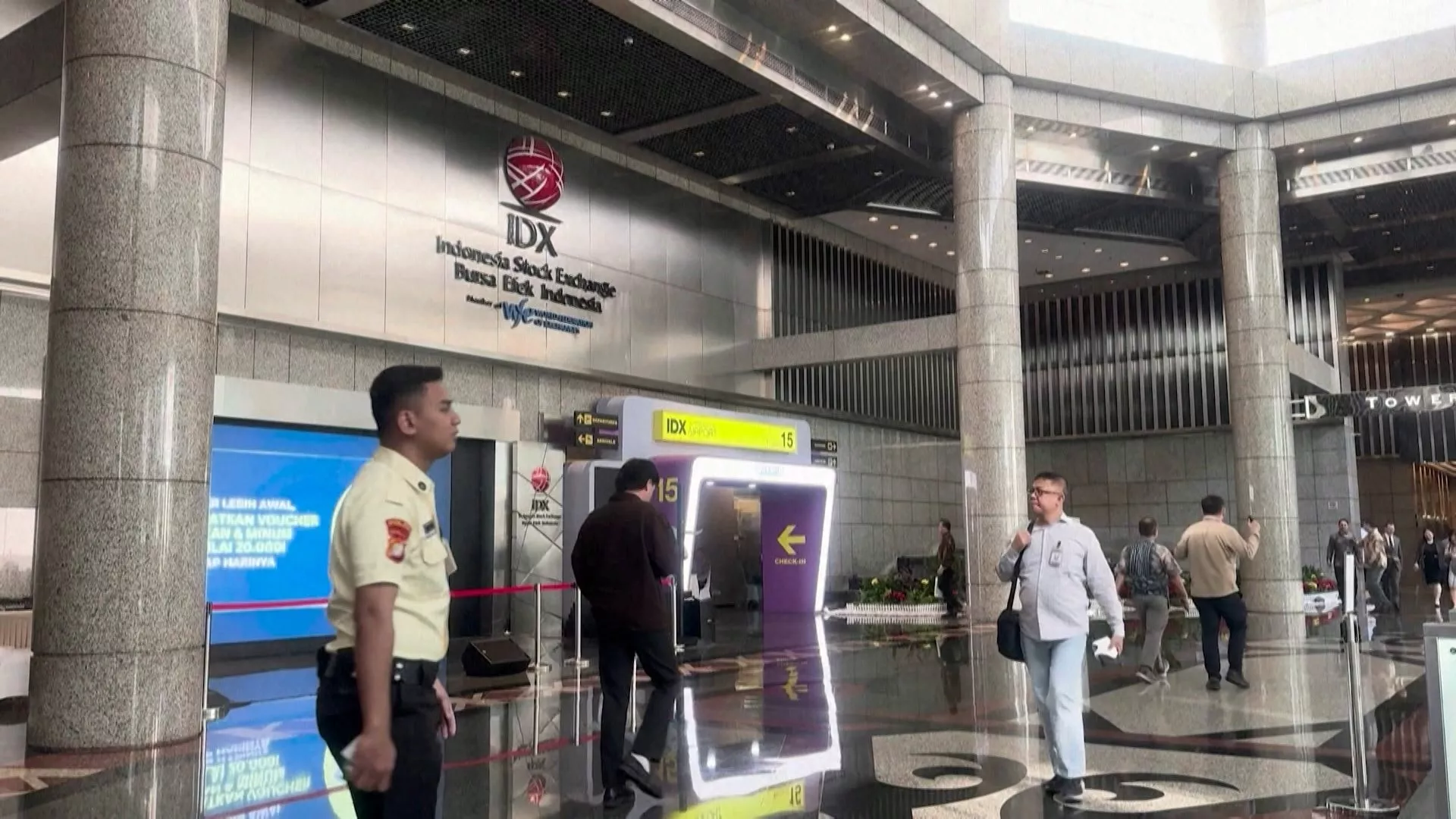 Indonesia atur tata kelola komoditas SDA, mencakup minyak sawit dan paduan besi