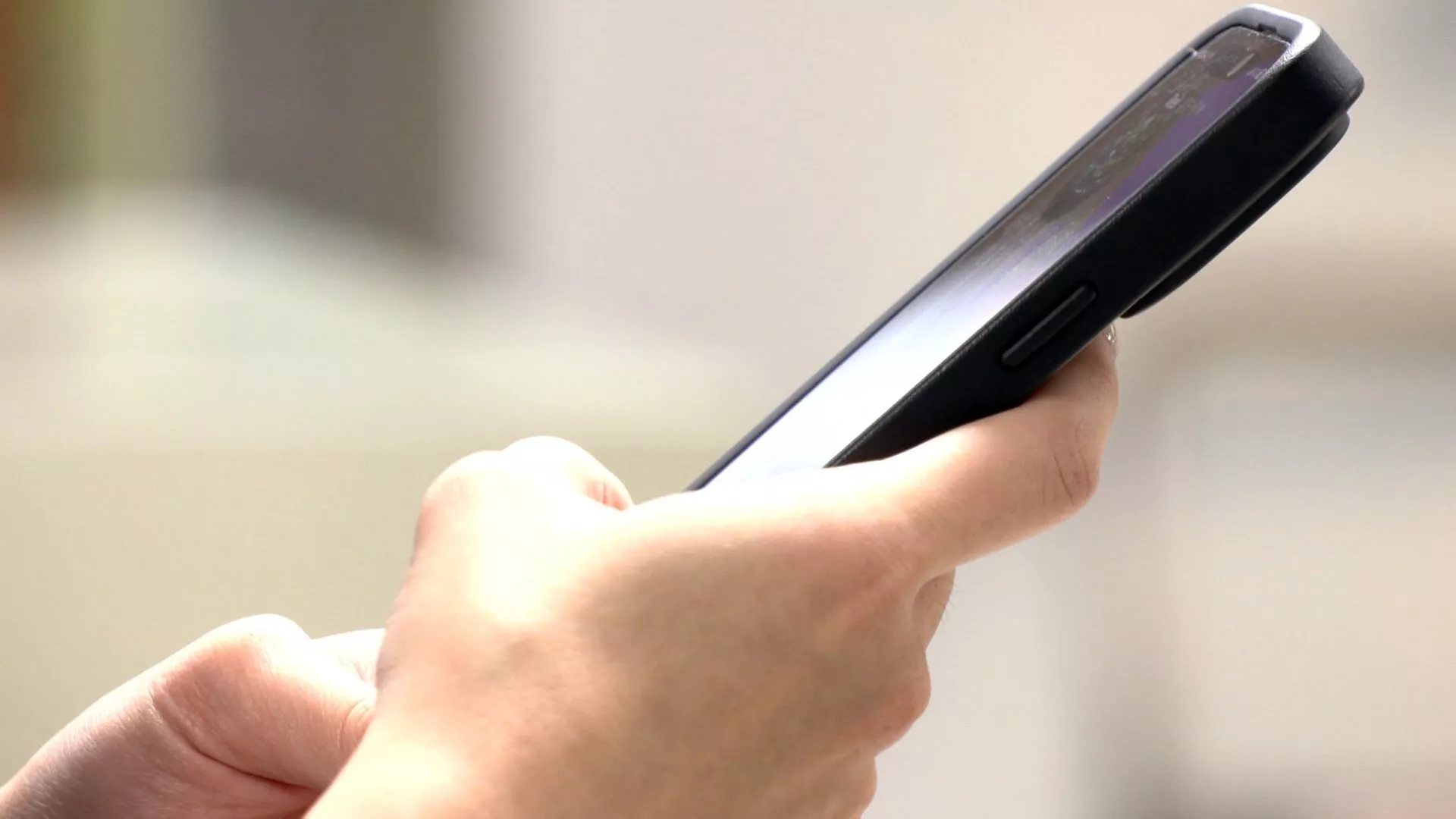 Nghiên cứu Mỹ: Smartphone làm gia tăng tình trạng lười sinh con