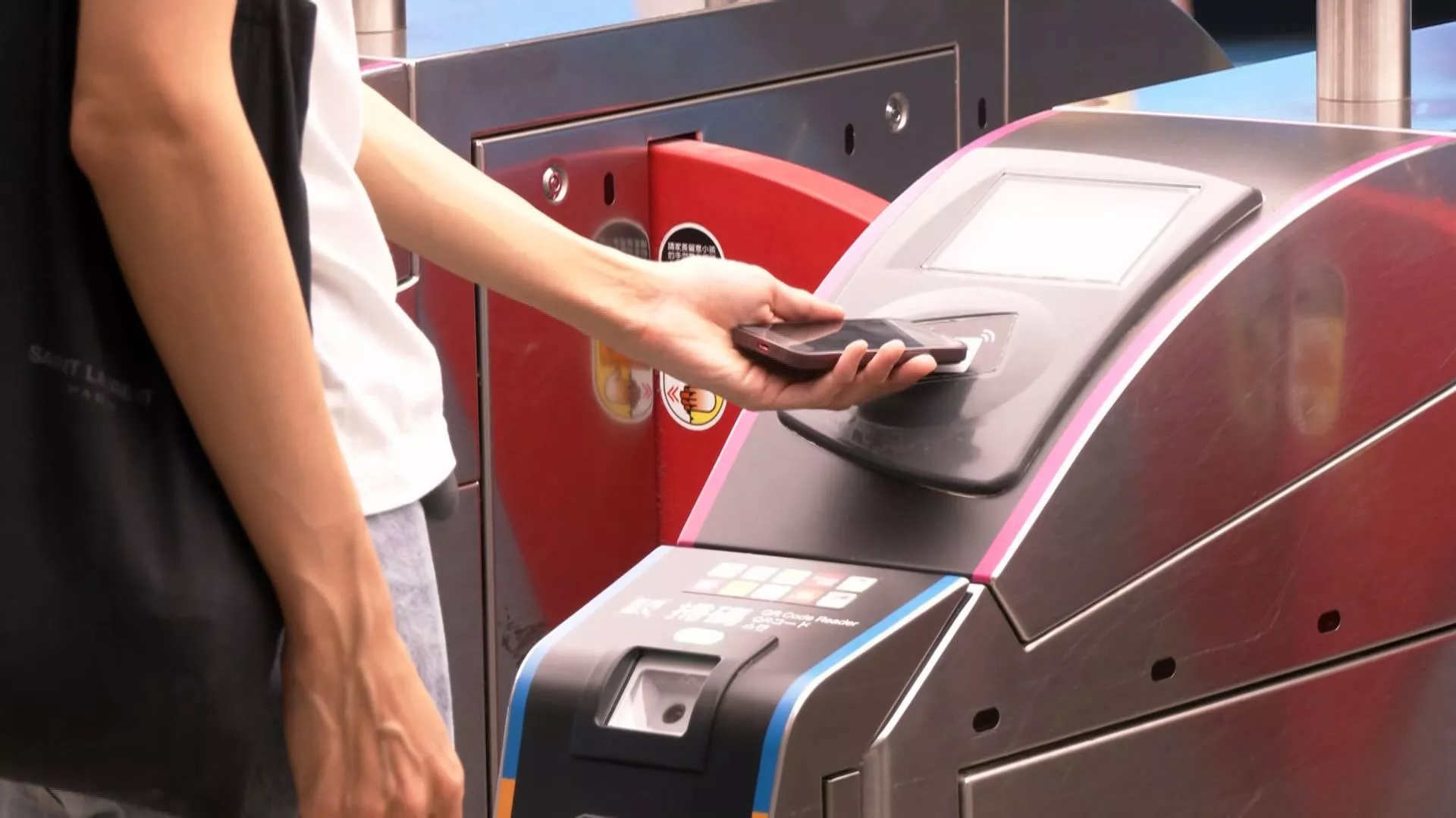 Per 1/7, karcis MRT dapat dibayar via kartu kredit atau pembayaran nontunai ponsel
