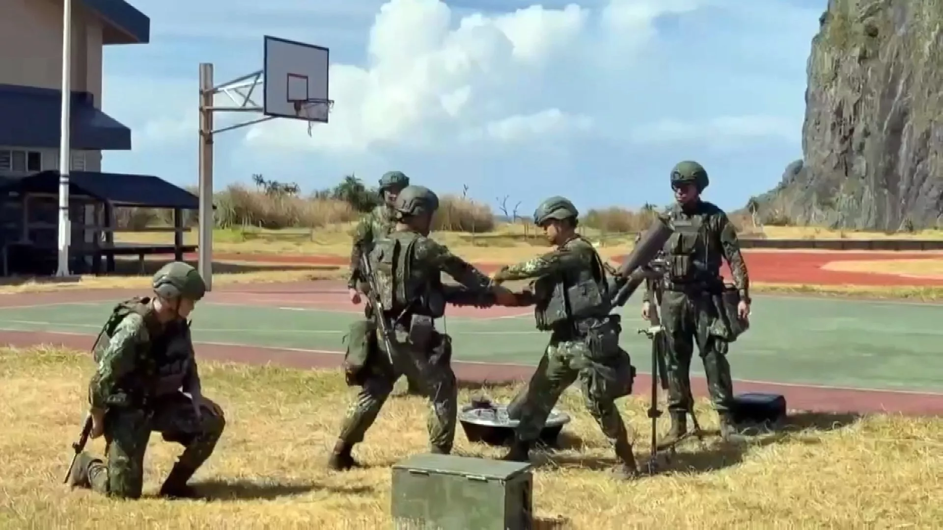 กองทัพไต้หวันซ้อมรบบนเกาะนอกชายฝั่ง รับมือจีน