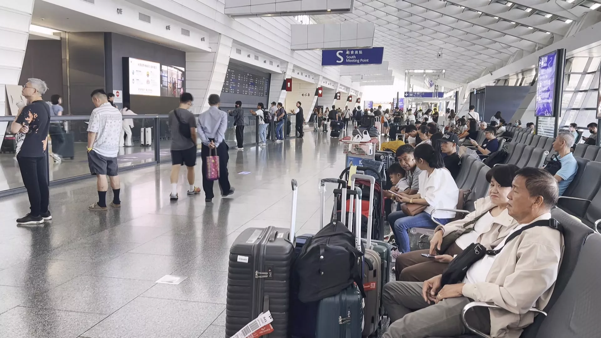 禁旅遊業者接機占位 桃機8月起最低罰5千元