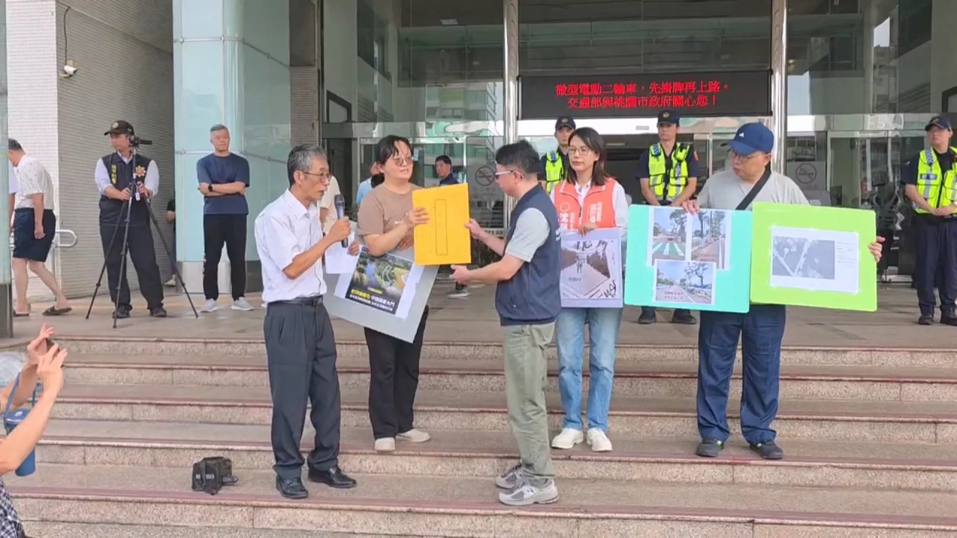 桃園路樹因人行道工程面臨移除 護樹團體批審議會未公開資訊