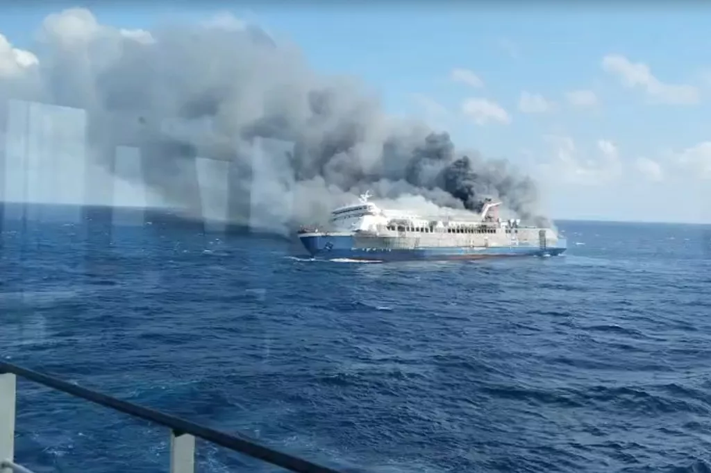 印尼渡輪馬都拉島外海起火 已知5人死亡、41人失聯