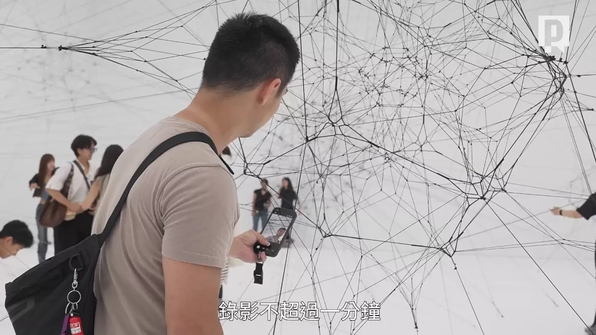 過去美術館不開放攝錄影，現在幾乎都能拍，改變看展與策展方式。