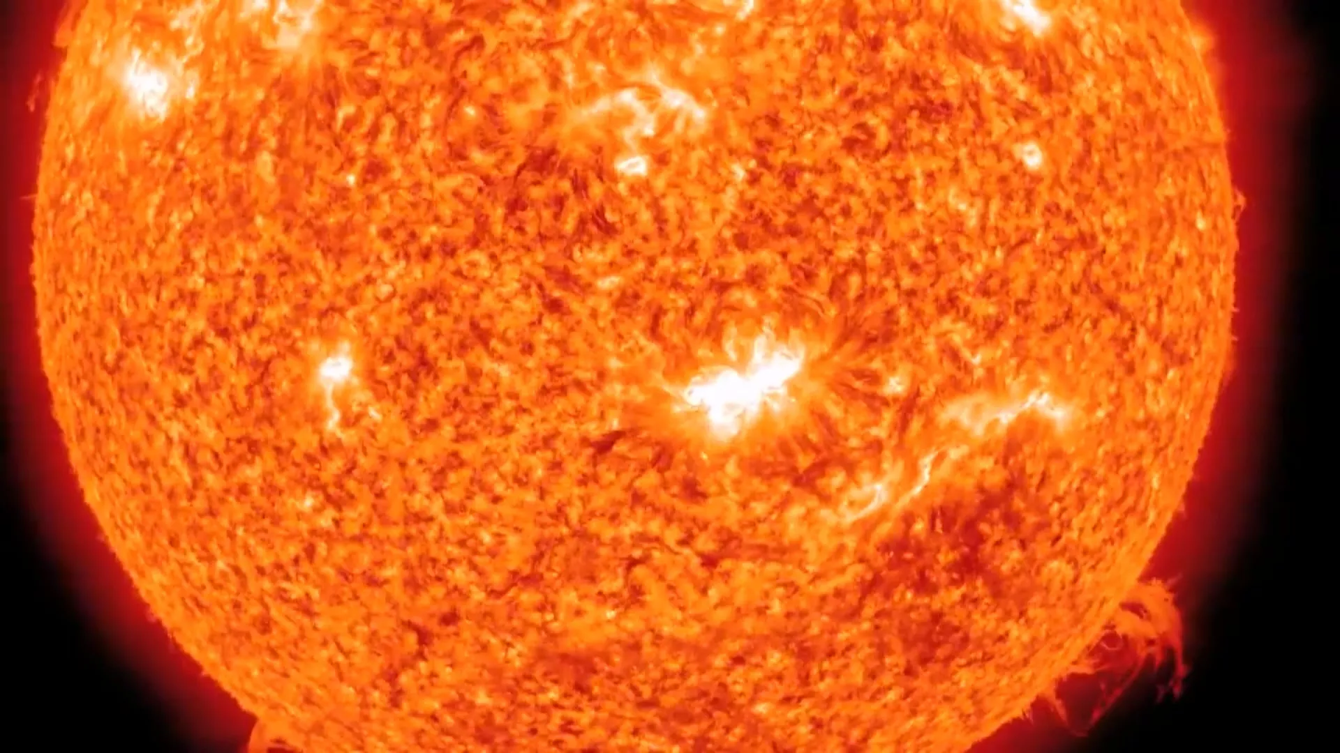 首見太陽表面出現漩渦狀活動 美科學家：助預測太陽風暴