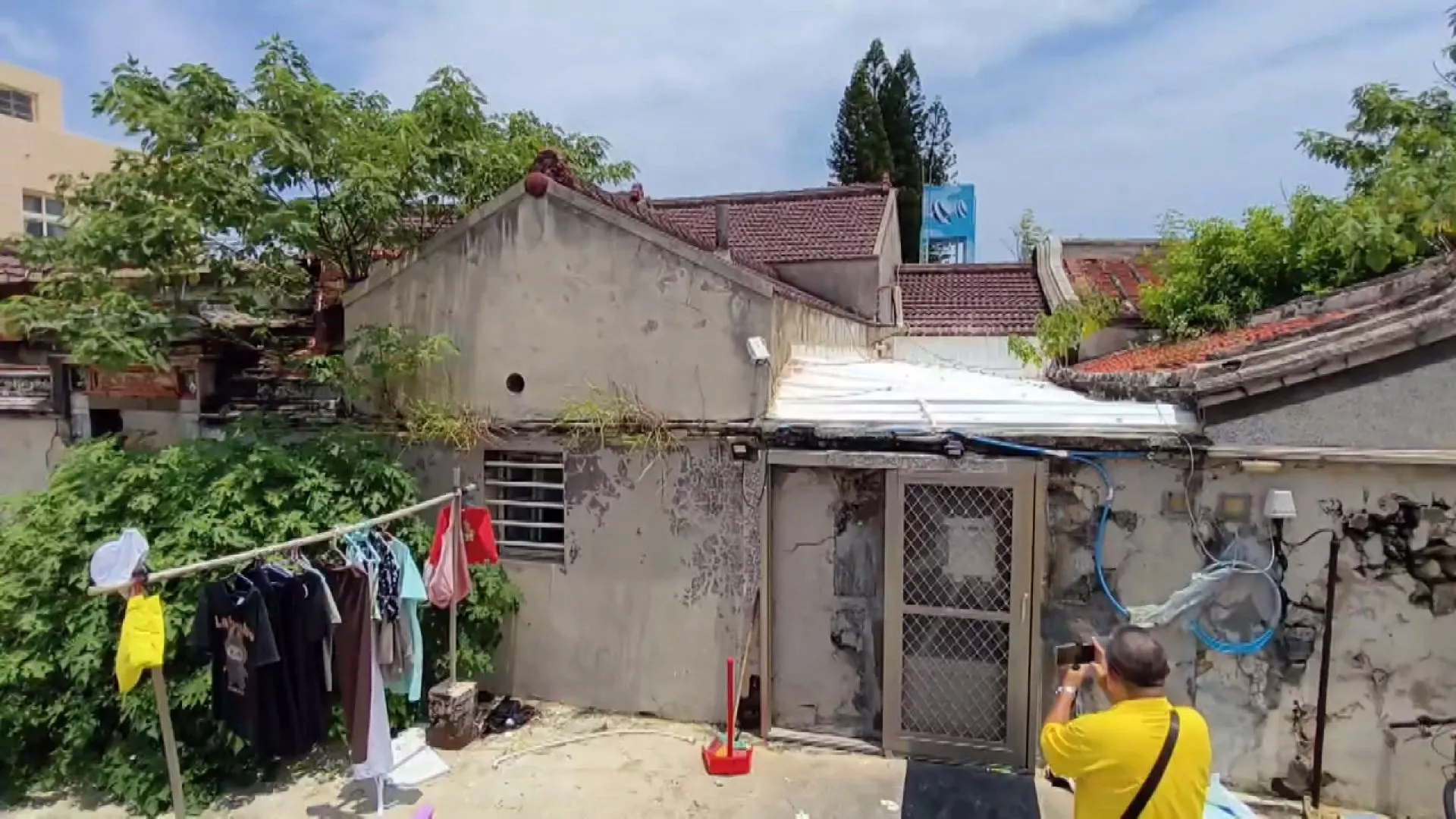 แม่เชิดเงินสงเคราะห์หนี พ่อไม่ไยดี พี่ๆ แบกภาระหาเงินเลี้ยง 8 ชีวิต