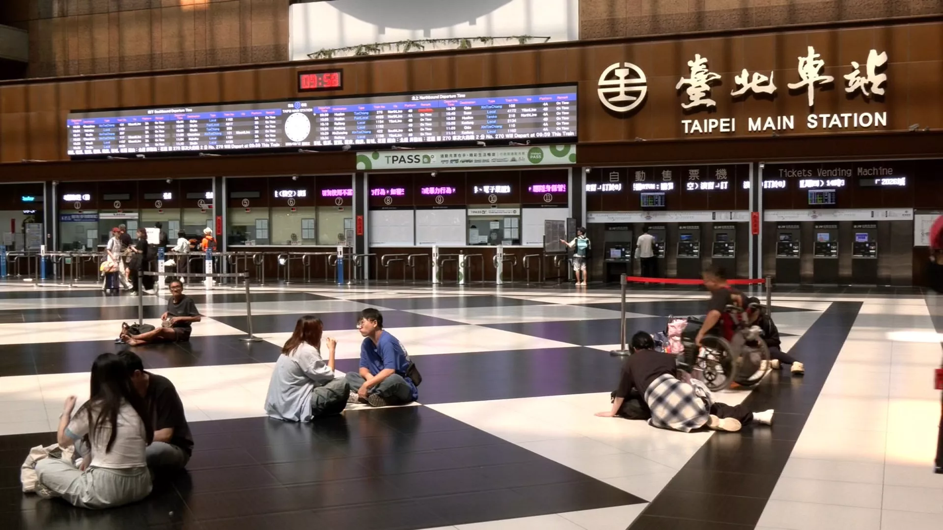 ห้างในสถานีรถไฟเปลี่ยนมือผู้บริหาร ลายขาว-ดำบนพื้นเหลือเพียงความทรงจำ