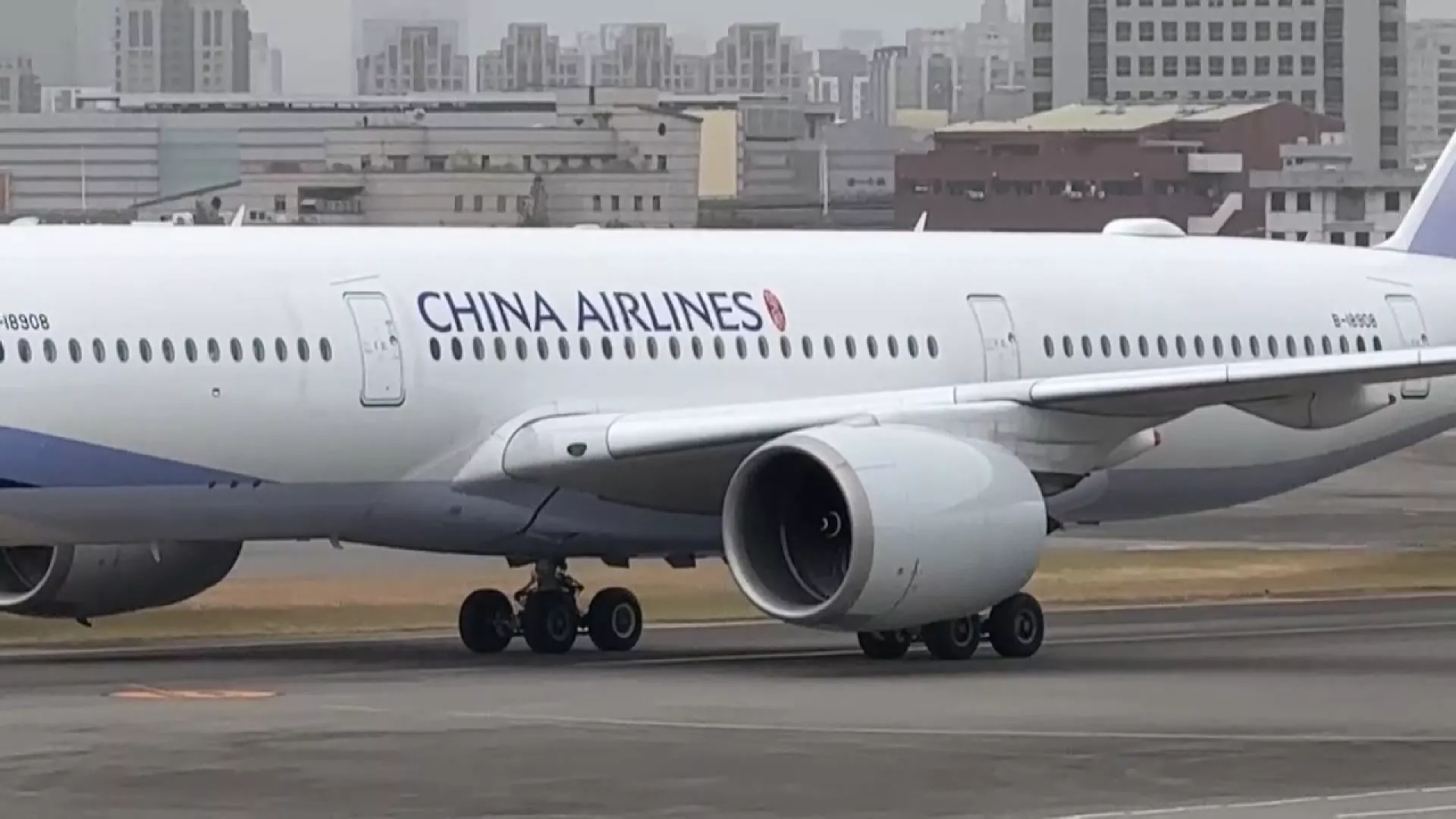 外籍旅客疑酒醉性騷擾乘客 華航機長拒載返航