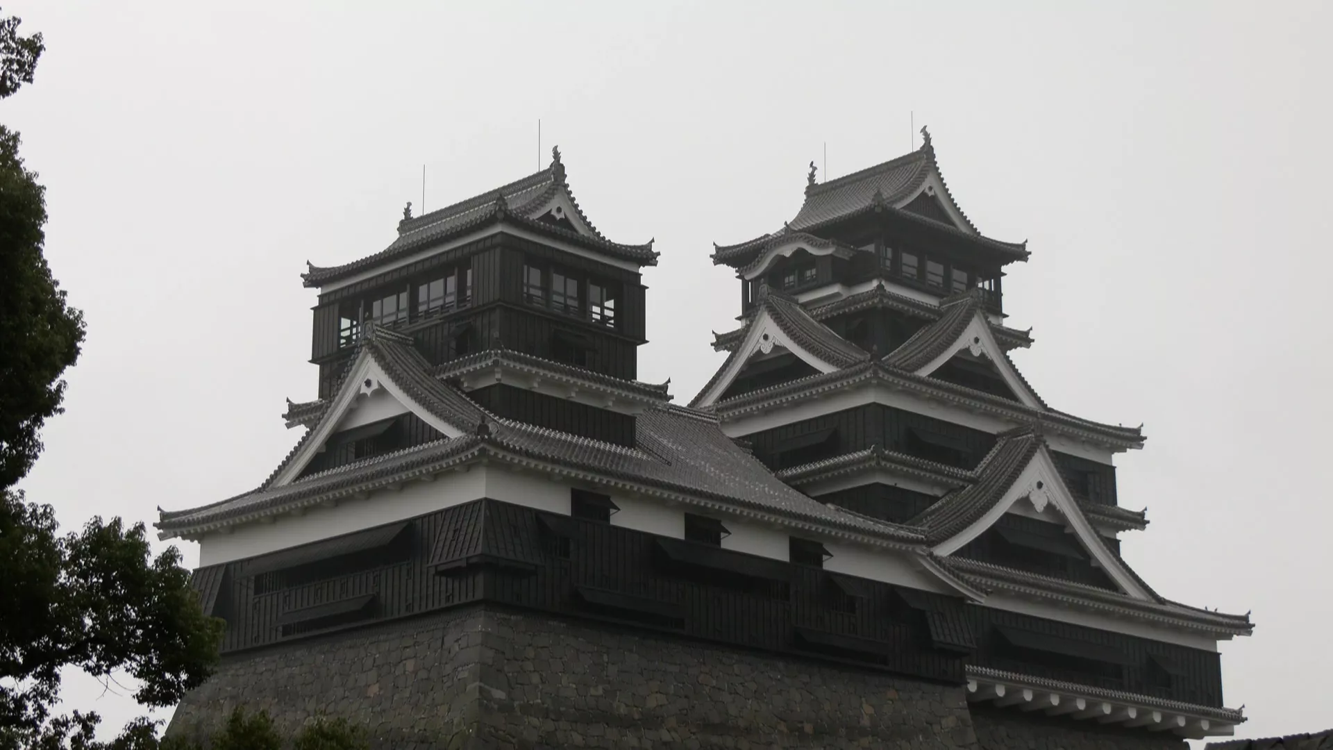 震後歷經逾2週搶修 日本熊本城重新開放觀光