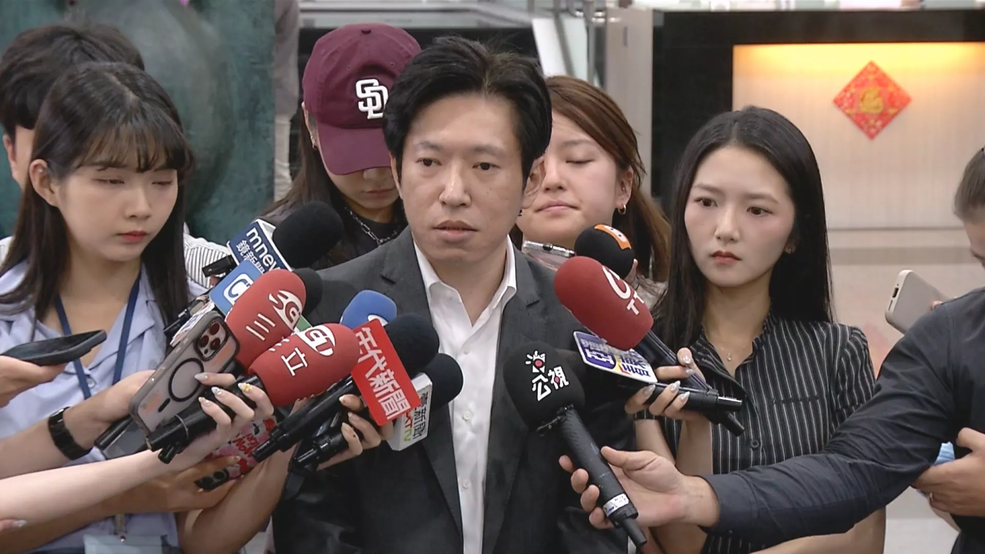 今年度總預算三讀通刪480億元 府院稱不合理恐衝擊運作