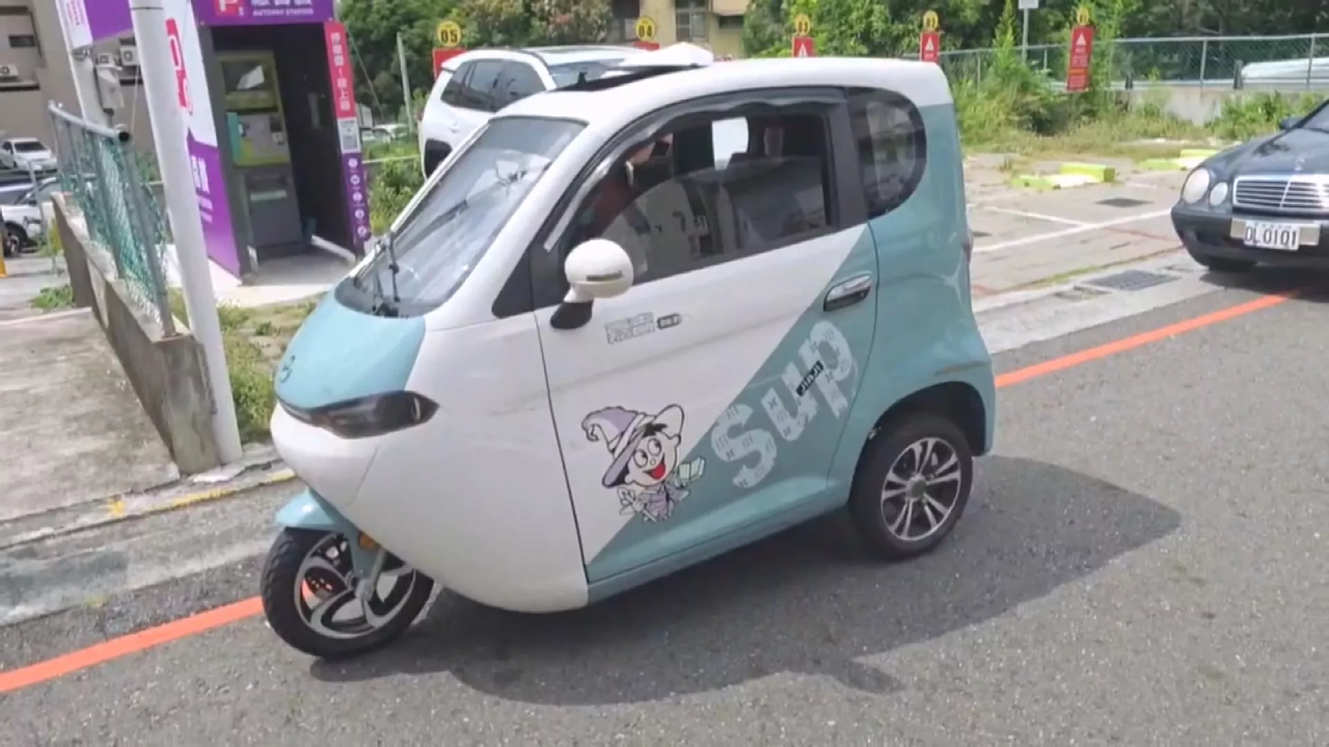 嘉義中國製座艙式電動車上路 監理所：依規不得在道路行駛