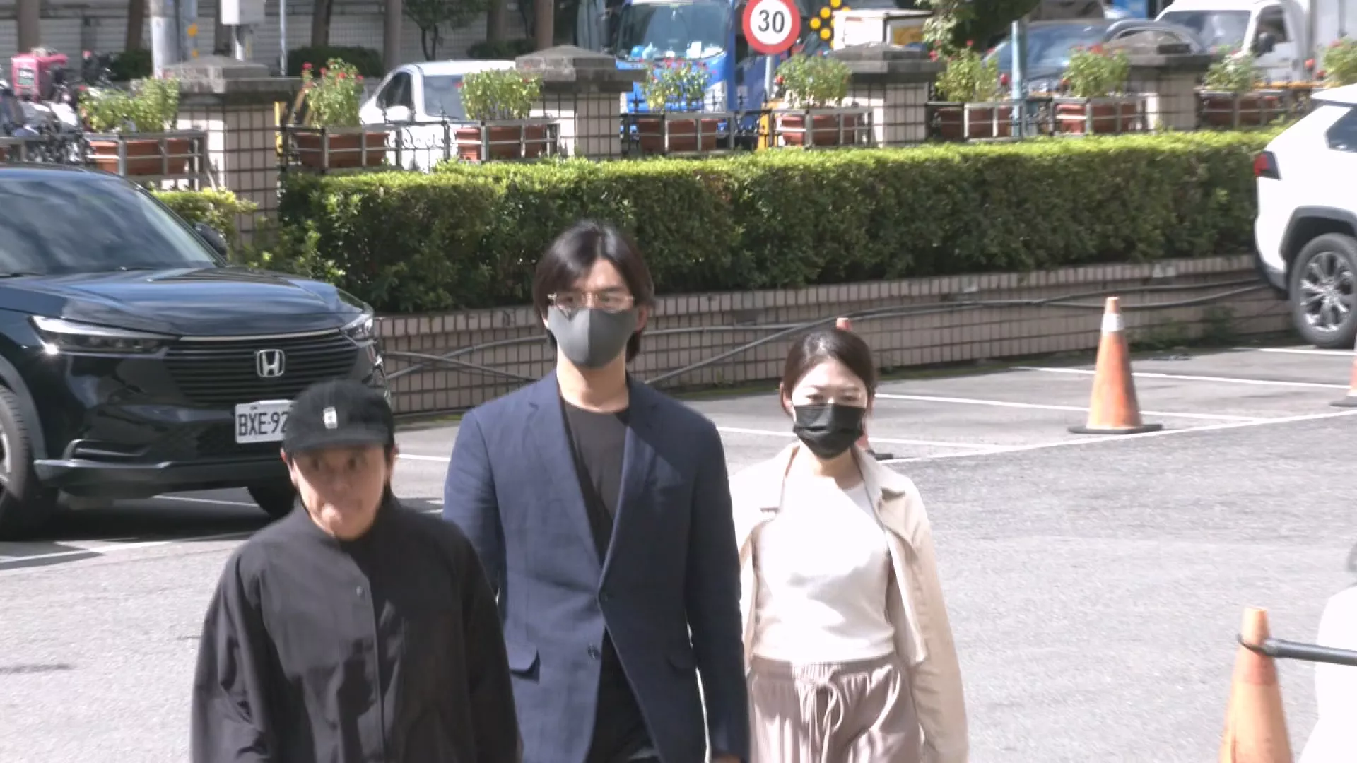 首度為閃兵案出庭應訊 陳柏霖、坤達認錯致歉