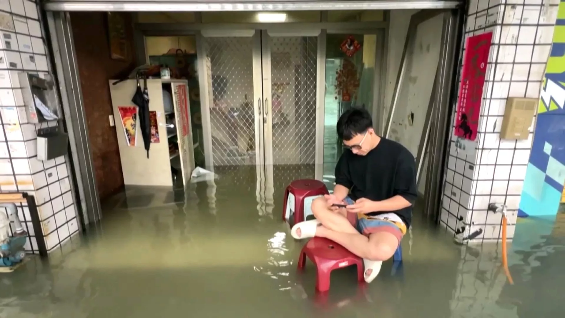 連日豪大雨台南部分路段積淹水 高雄學府路2處邊坡坍方