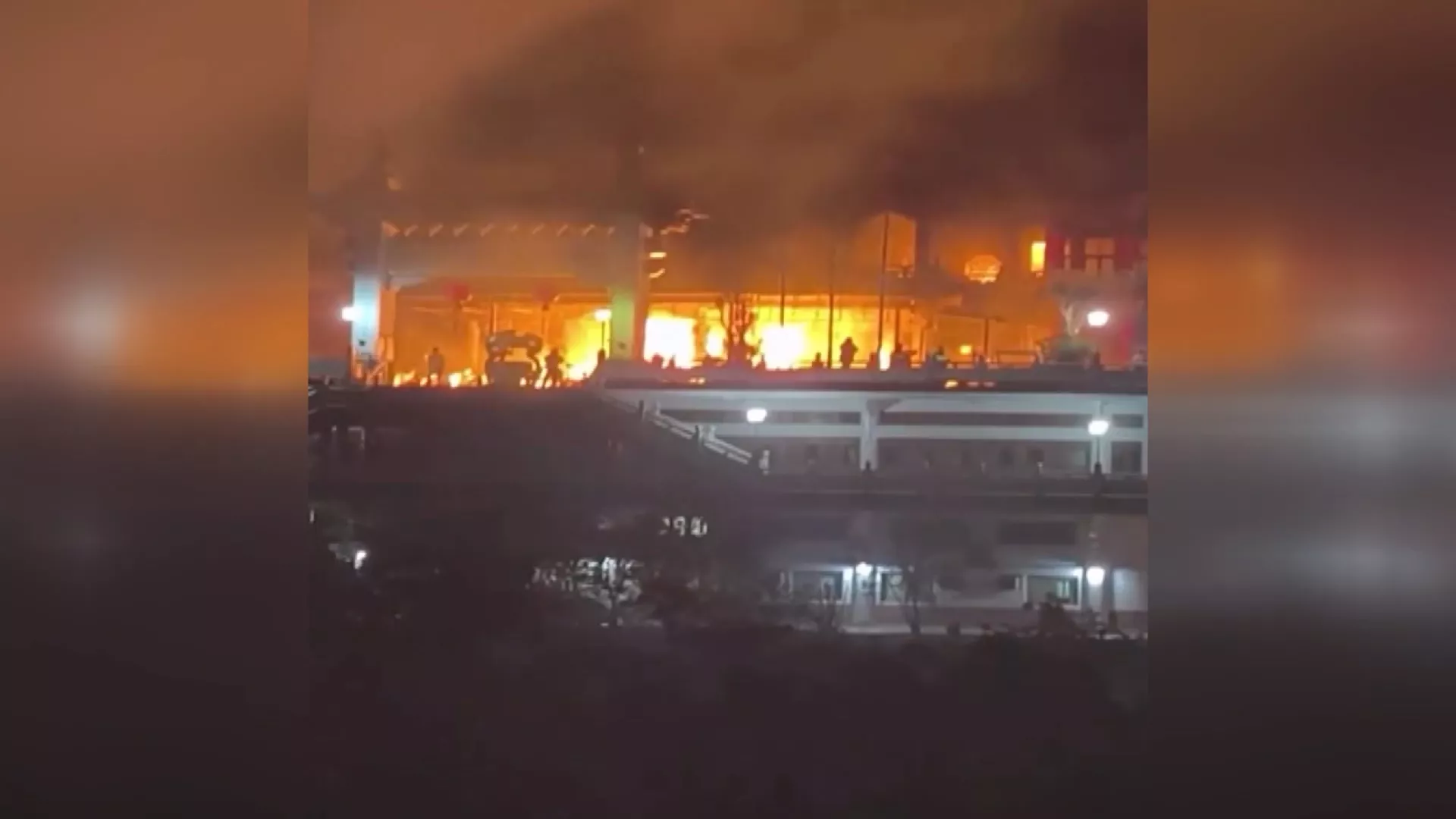 北市指南宮凌霄寶暗夜火災 木造殿身付之一炬