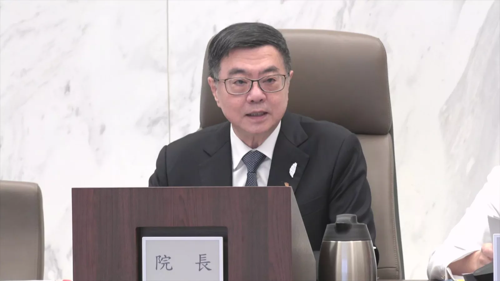 政院拍板提6000億追加預算 國民黨：不排除全數刪除