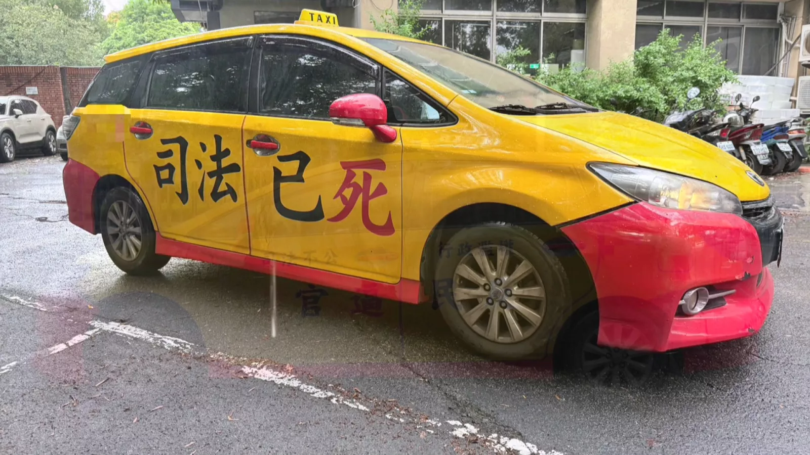 疑不滿自身案件被判有罪 計程車司機駕車衝撞北檢遭逮