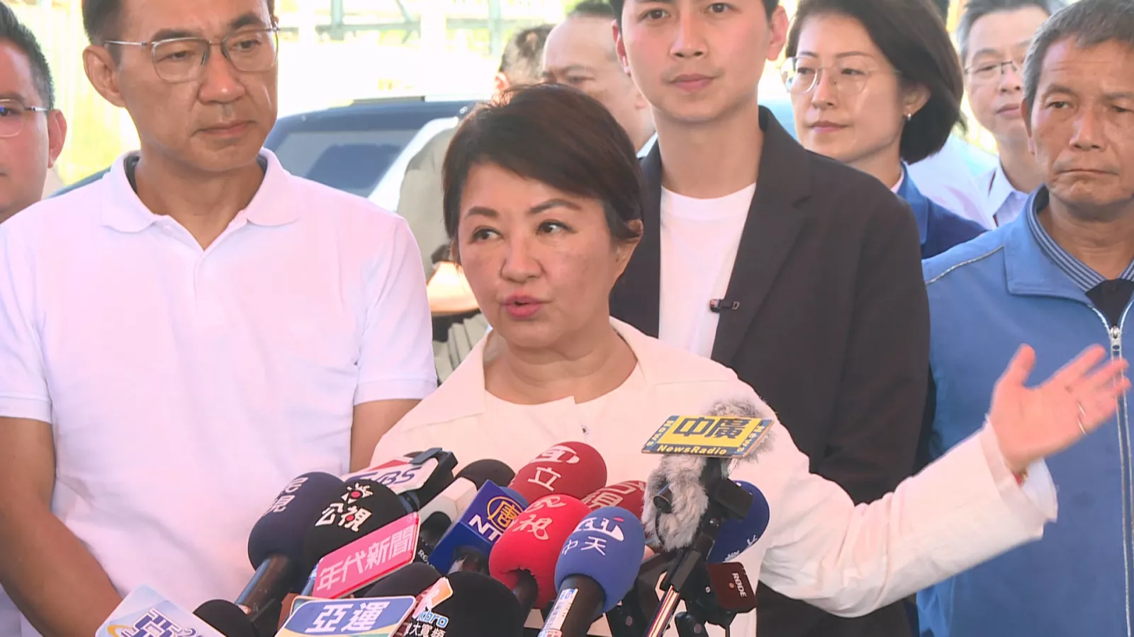 盧秀燕視察台中火電廠 要求先獲拆煤許可才發燃氣許可