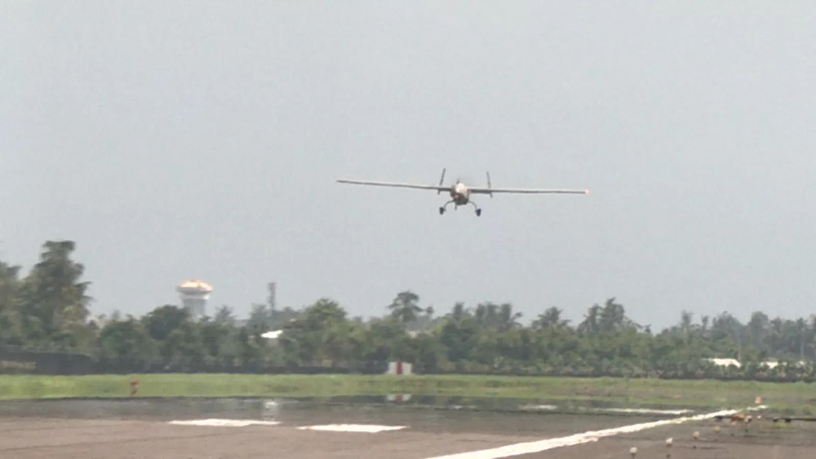 無人機闖台中清泉崗空域 8夜航戰機轉降新竹基地
