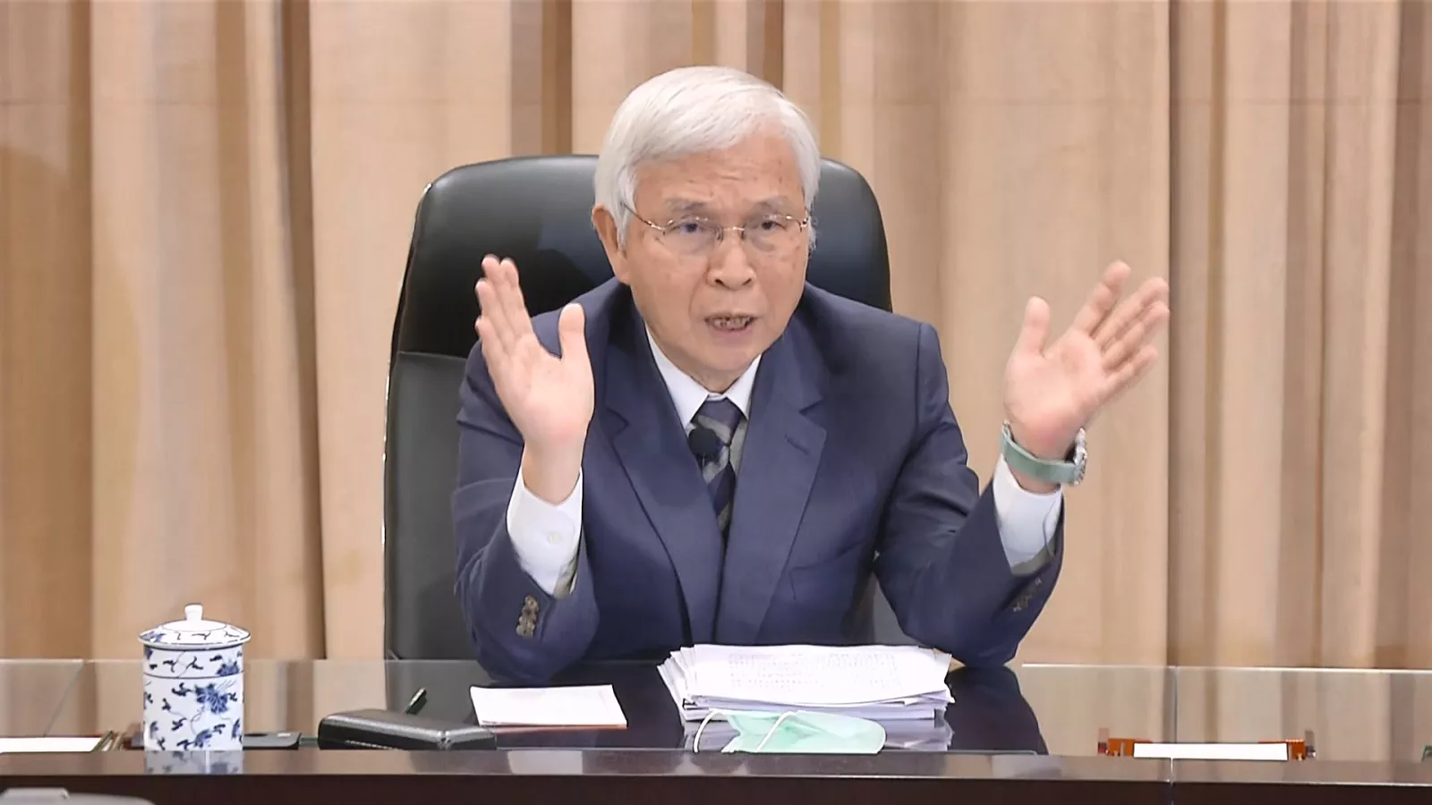 Fed升息我央行不跟進 宣布利率連十凍