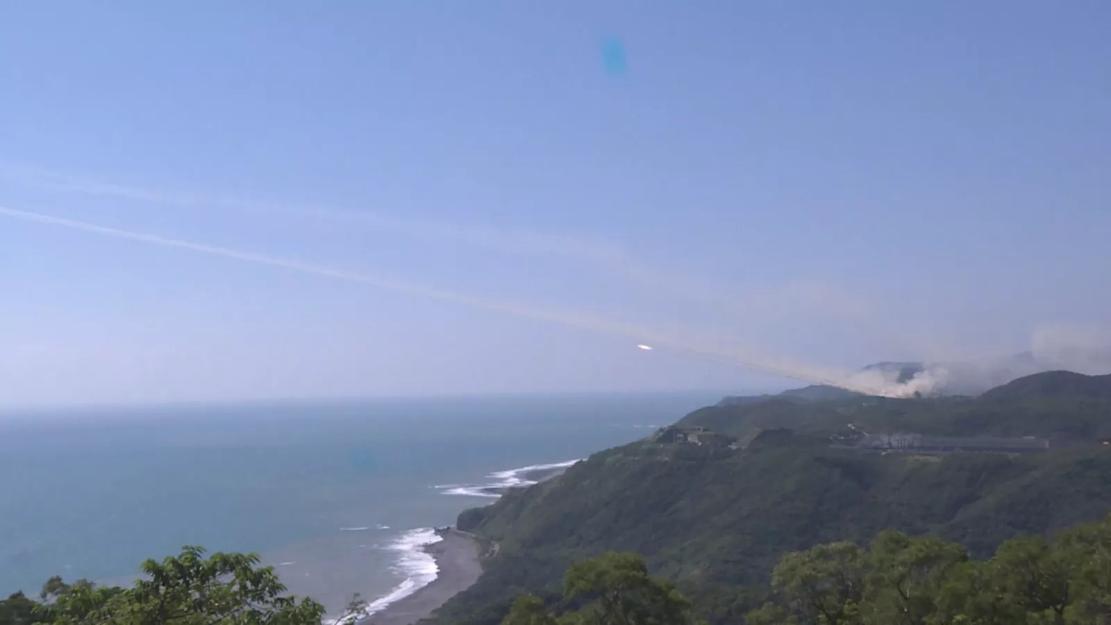國軍雷霆操演九鵬基地登場 試射雷霆2000展現防衛戰力