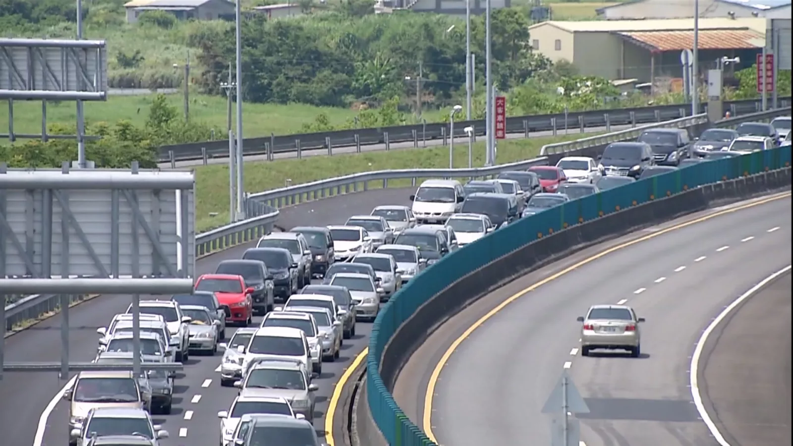 高公局估27日湧現北返車潮 國道部分路段晚間可能壅塞