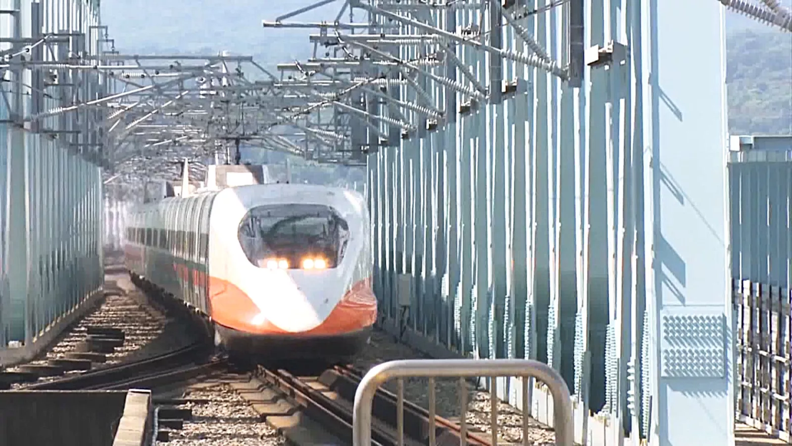 連假最後一天台鐵加開班車 高鐵首度採台中快速折返疏運