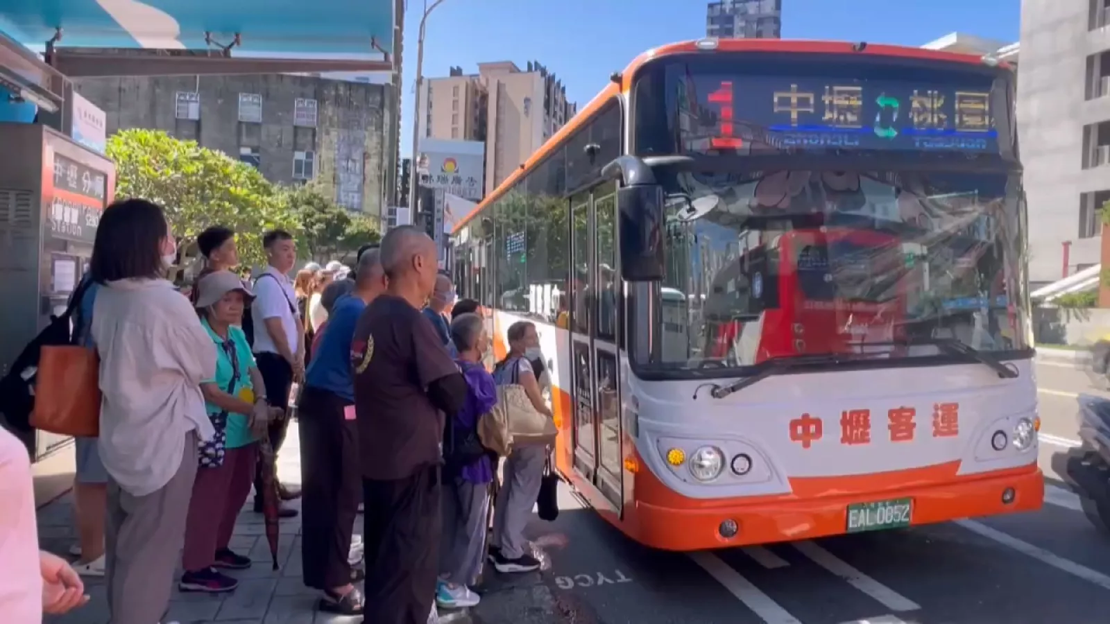 桃園民眾反映公車動態資訊不準 交通局承諾10/4完成系統升級