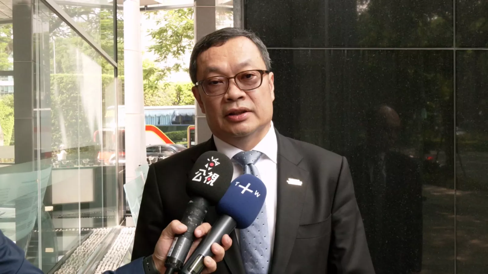 美參議員籲川普交付對台軍售案 我外交次長：尊重美方考量