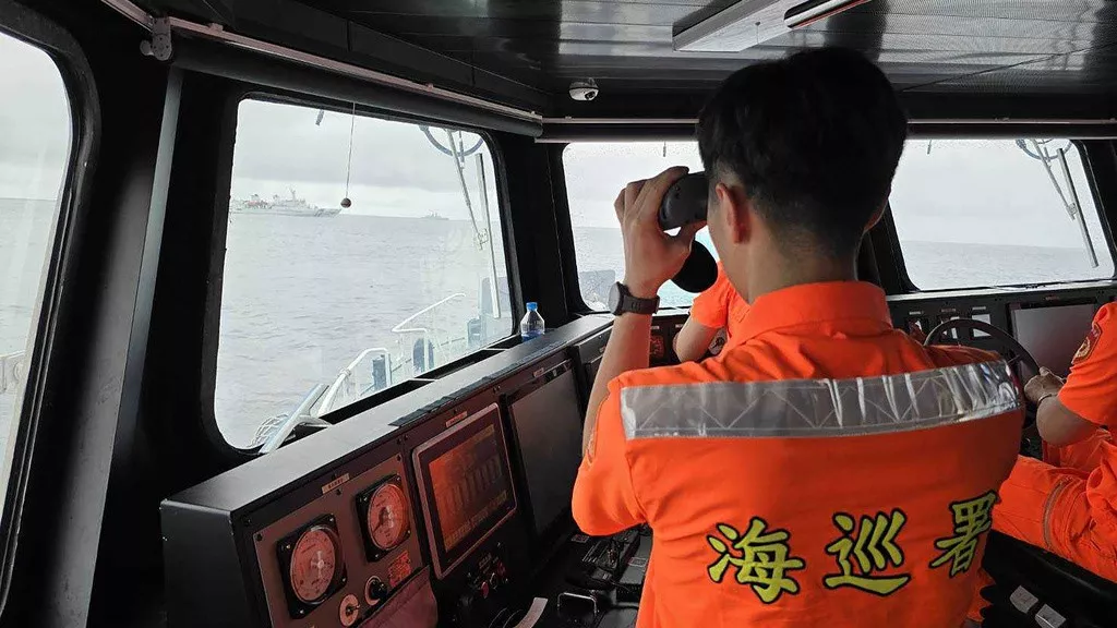 中國民兵船首次現蹤東部外海 國防部批藉科研等名義侵擾台灣