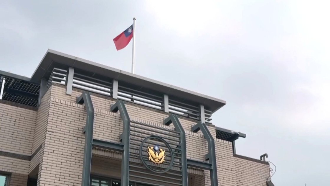女警投訴男警赤裸上身闖待勤室 指控所長傳不雅照2次傷害
