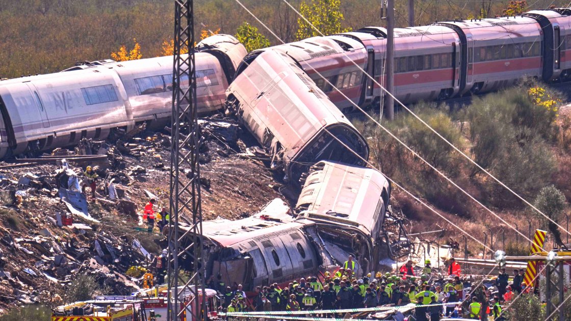 西班牙高鐵列車相撞 2車廂脫軌已釀39死